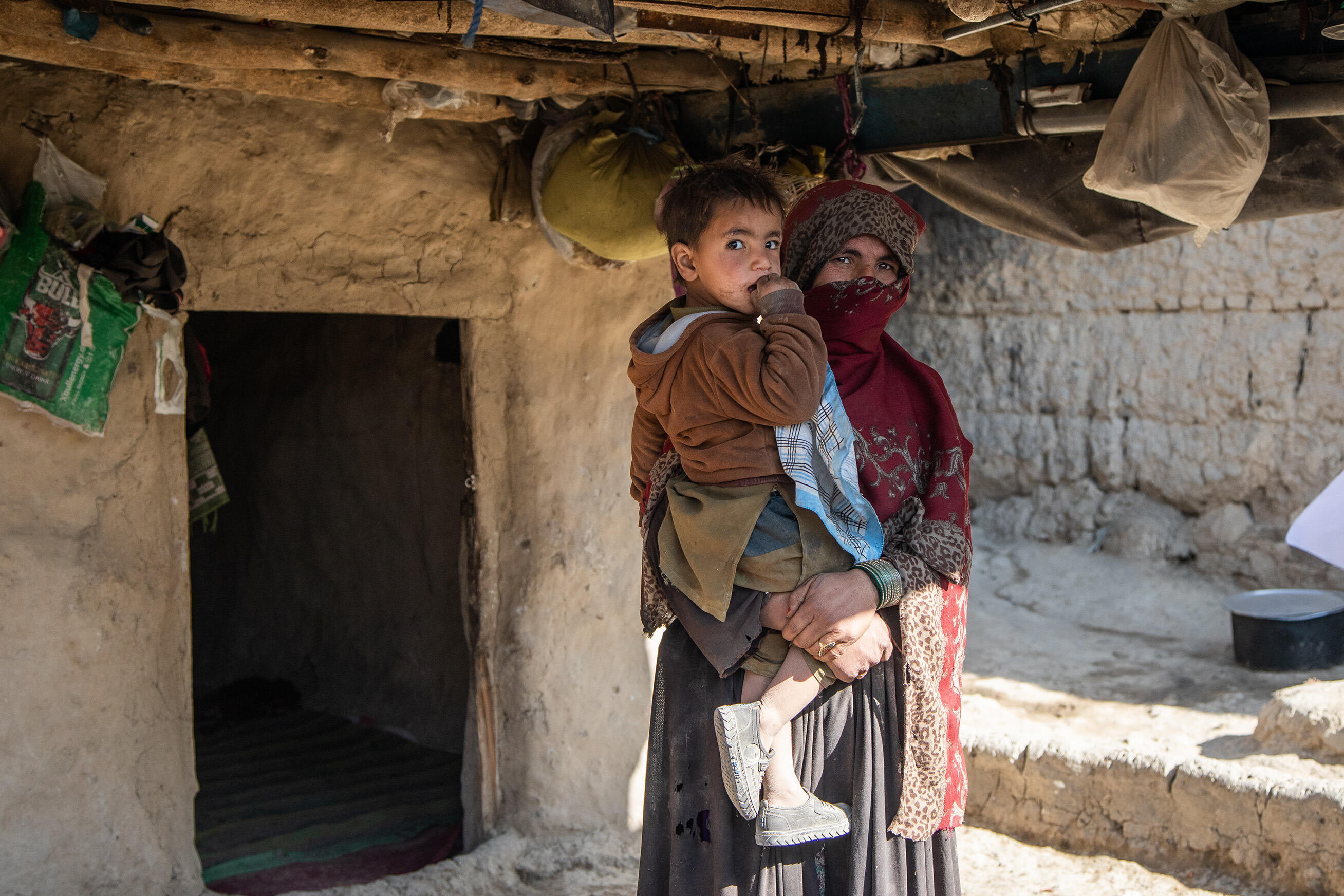A woman and her child in a camp in Kabul, Afghanistan